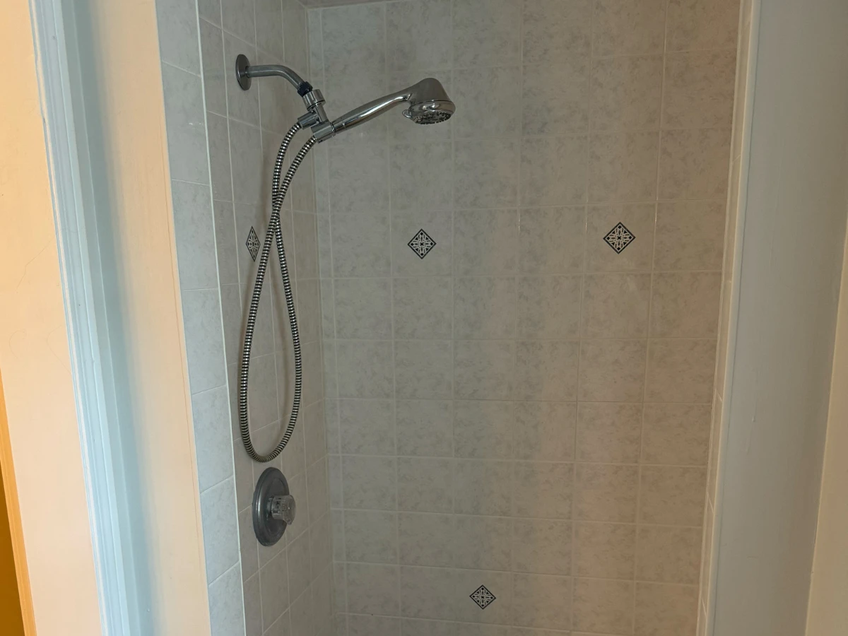 Bathroom & Laundry Room Renovation – Bradley St, Dundalk, On (2)