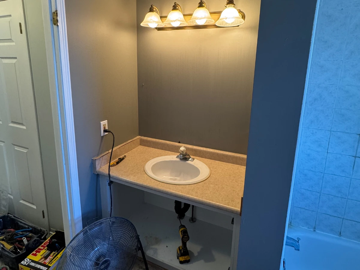 Master Bathroom Renovation – McGregor Crt, Dundalk, ON (2)