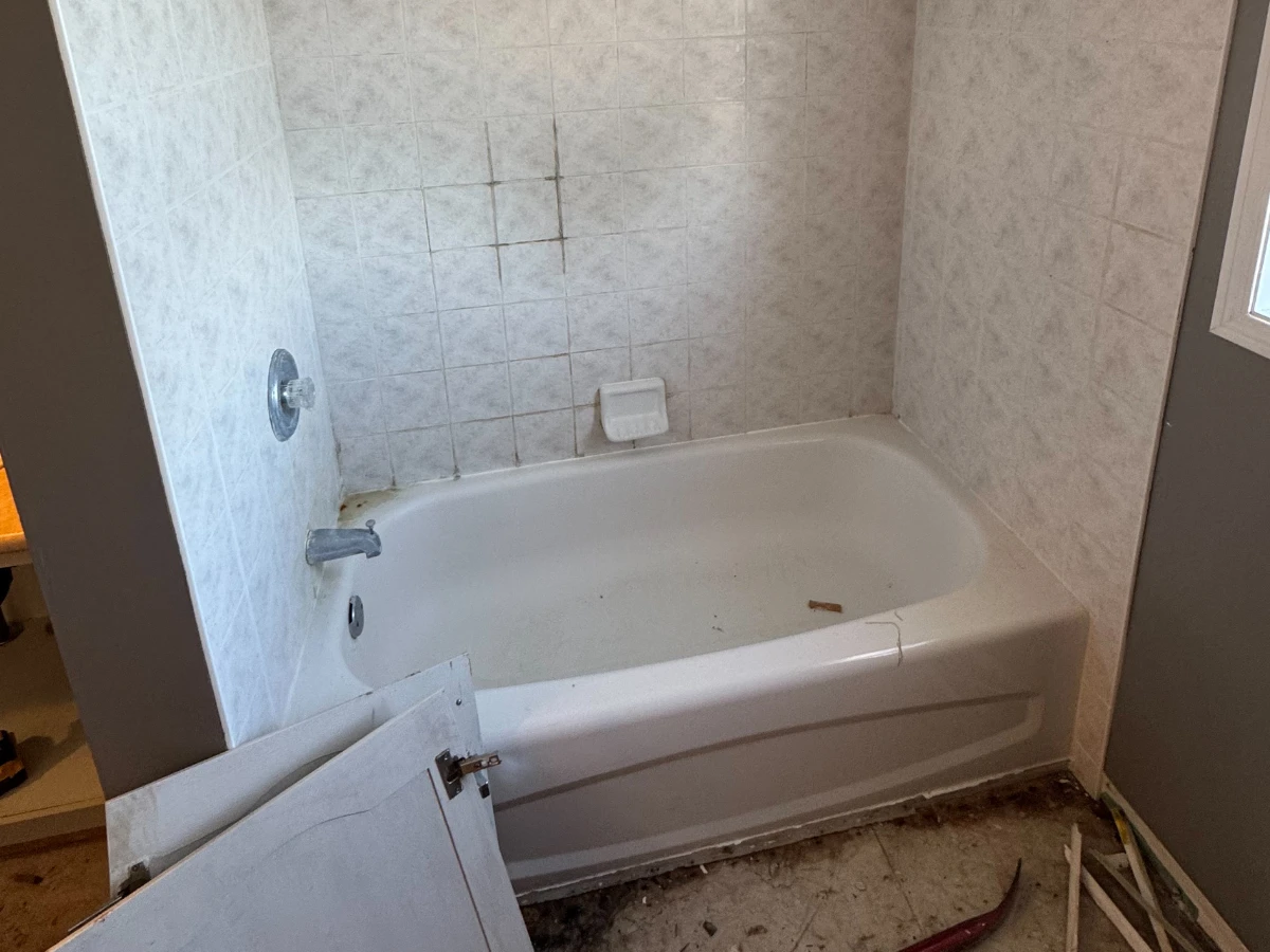 Master Bathroom Renovation – McGregor Crt, Dundalk, ON (3)